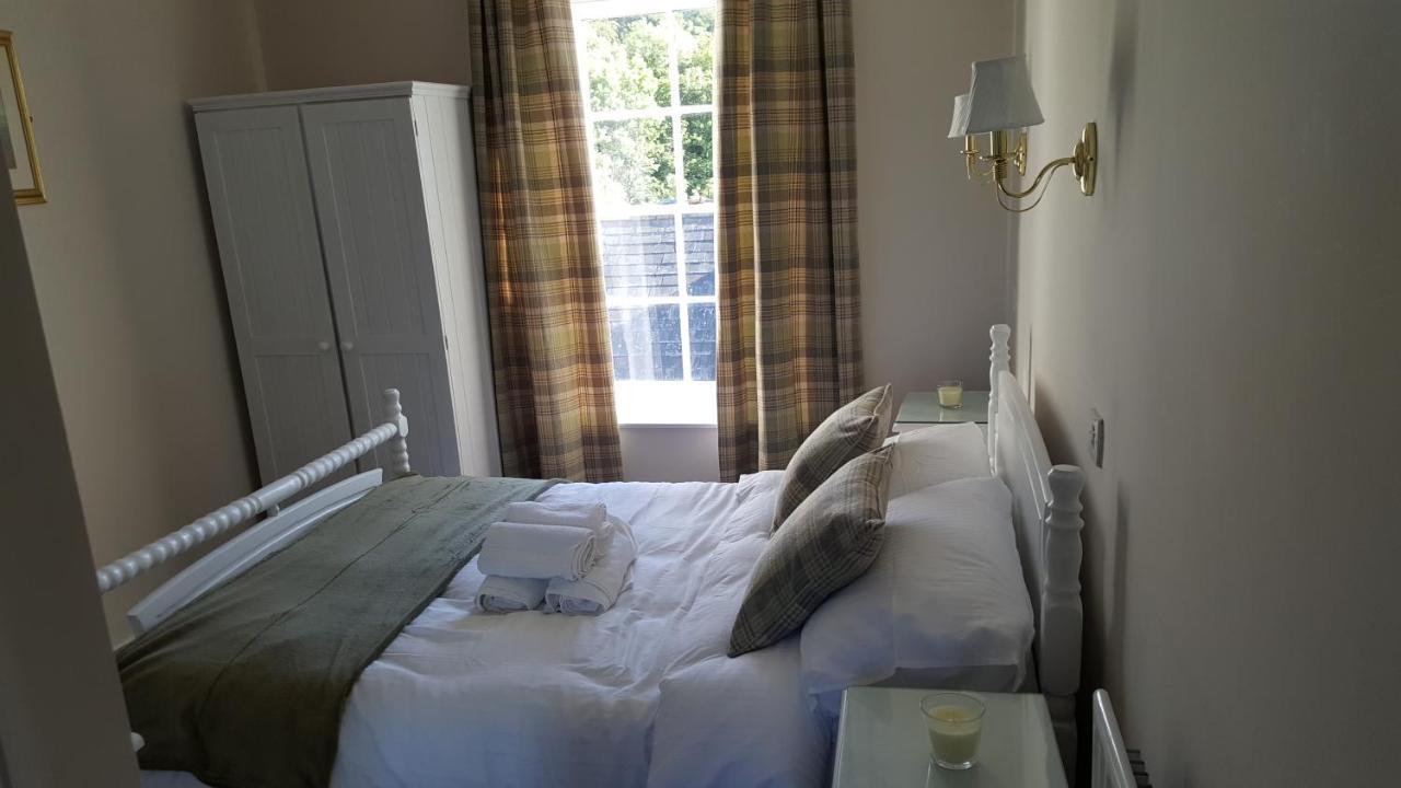 Central Bar Guesthouse クーシェンドール エクステリア 写真